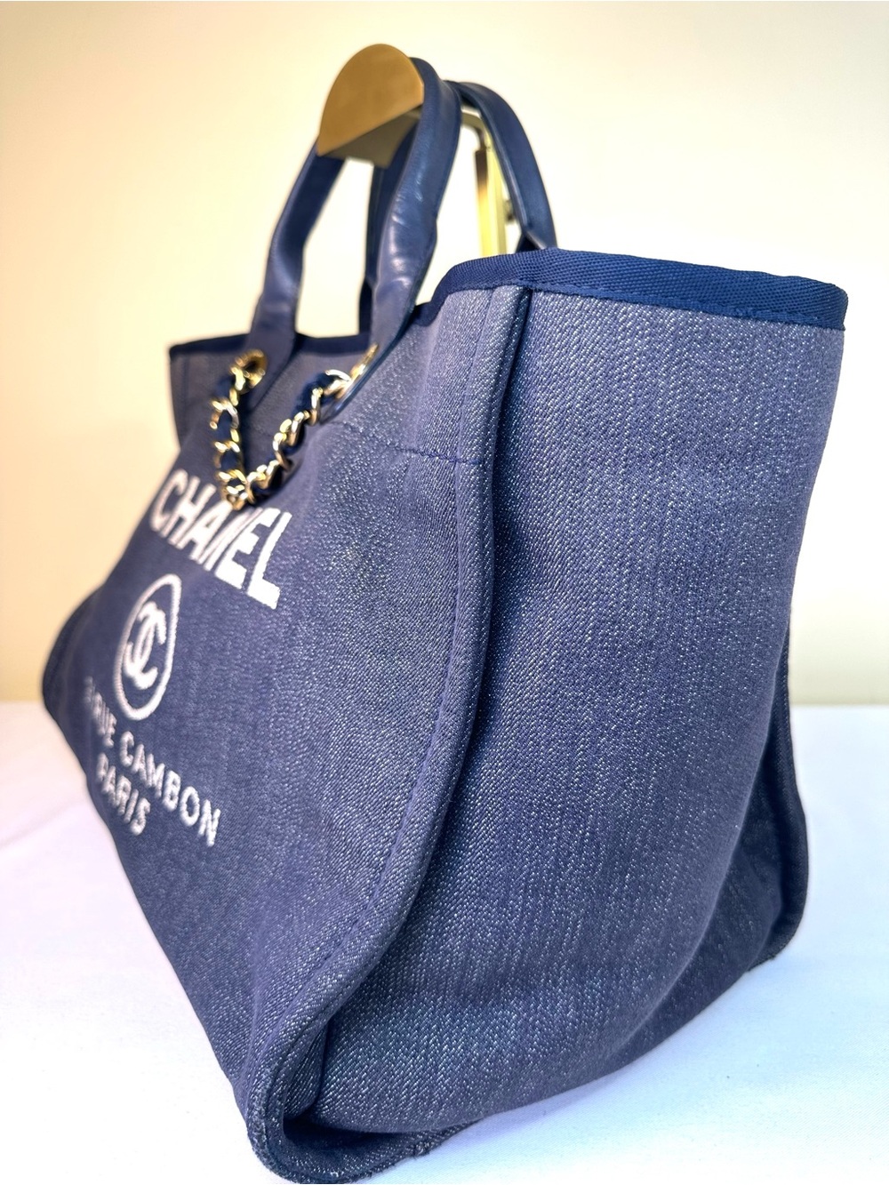CHANEL Deauville Dark Denim & Navy Leather MM Tote Sticker #17 2012-13 GHW COA - Picture 6 of 17